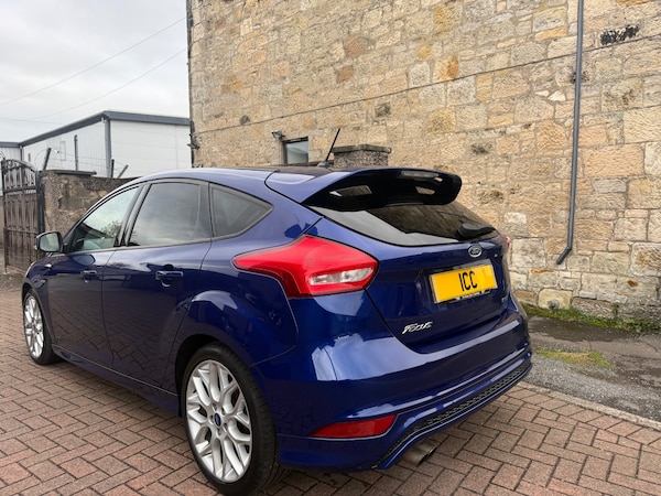 Used Ford Focus 2017 for sale - 76058009: Photo 4