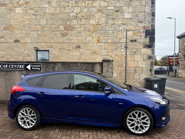 Used Ford Focus 2017 for sale - 76058009: Photo 5