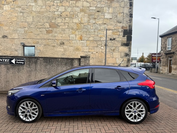 Used Ford Focus 2017 for sale - 76058009: Photo 9