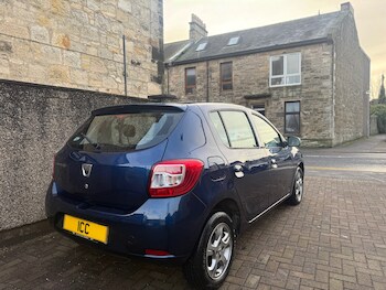 Used Dacia Sandero 2015 for sale - 76893371: Photo