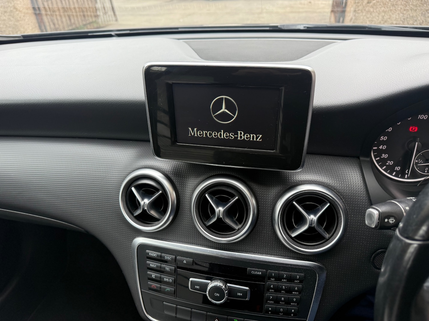 Used Mercedes-Benz A-Class 2015 for sale - 76057686: Photo 8