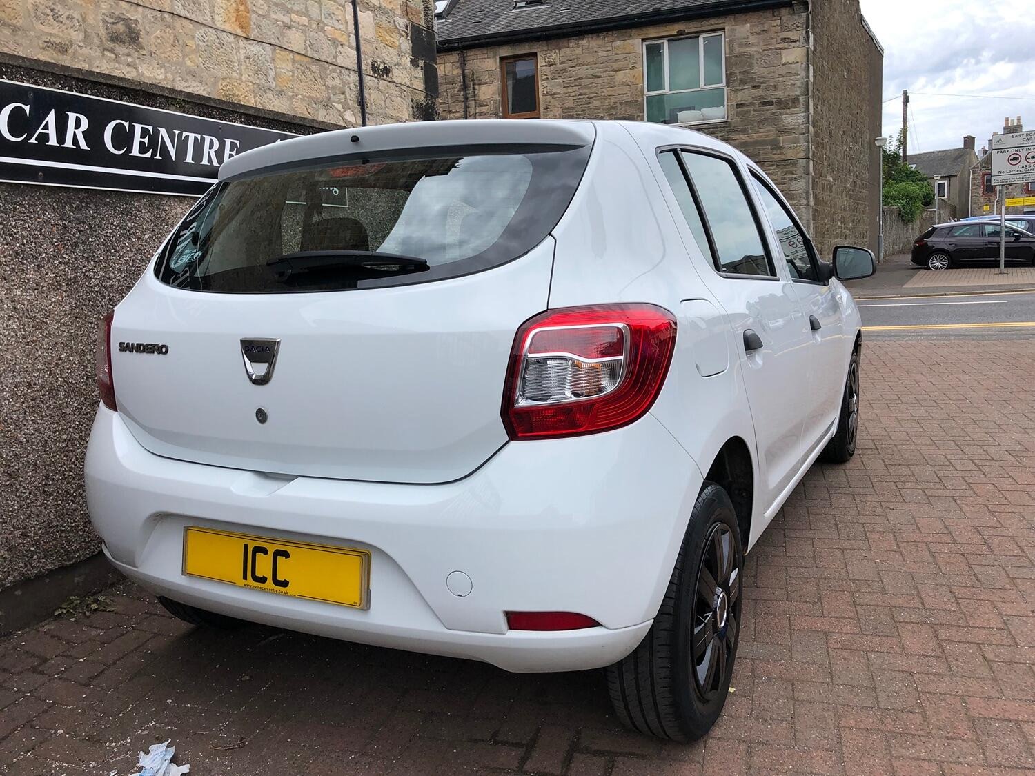 Used Dacia Sandero 2016 for sale - 77521589: Photo 2