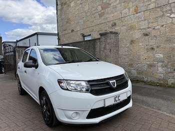 Used Dacia Sandero 2016 for sale - 78852920: Photo