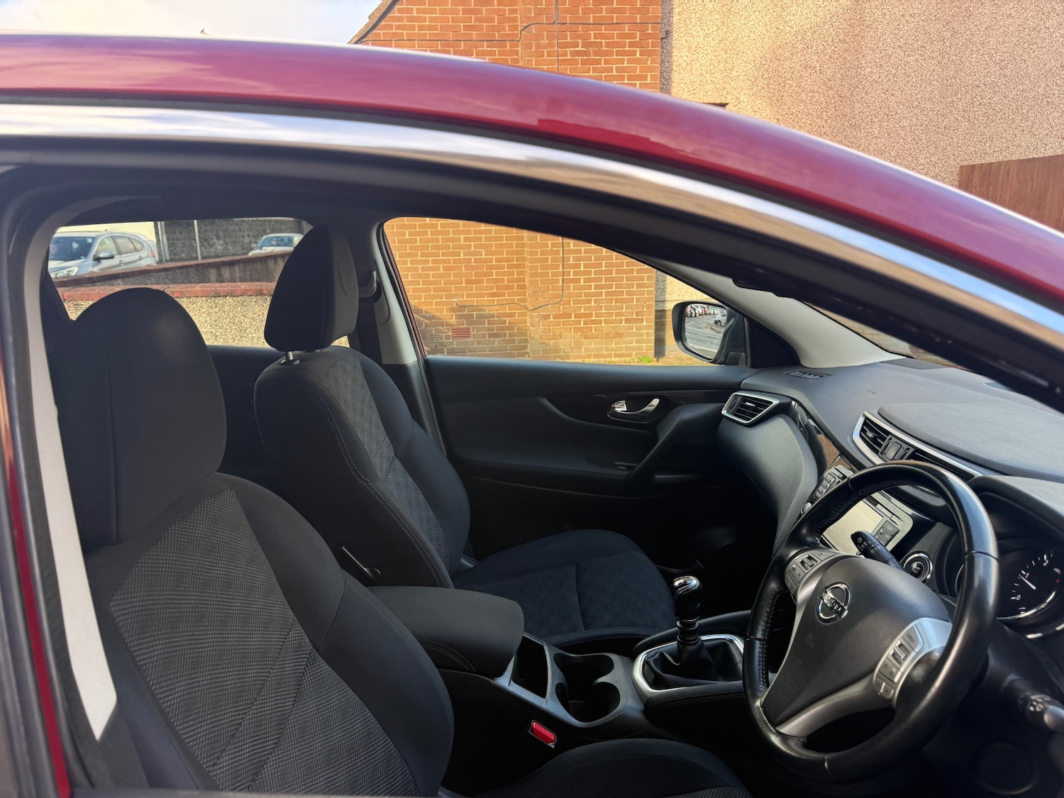 Used Nissan Qashqai 2015 for sale - 77261697: Photo 8