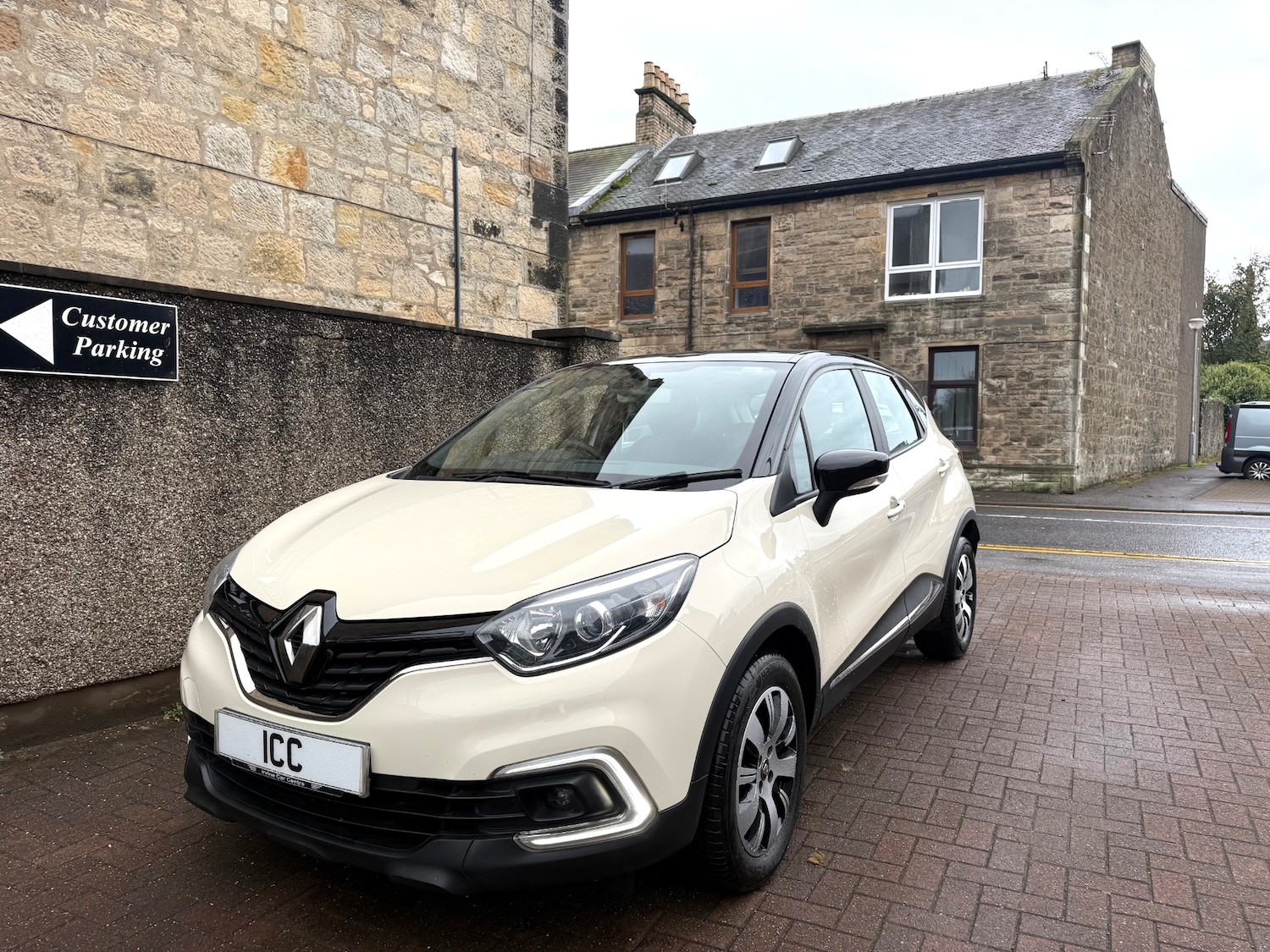 Used Renault Captur 2018 for sale - 76047672: Photo 1