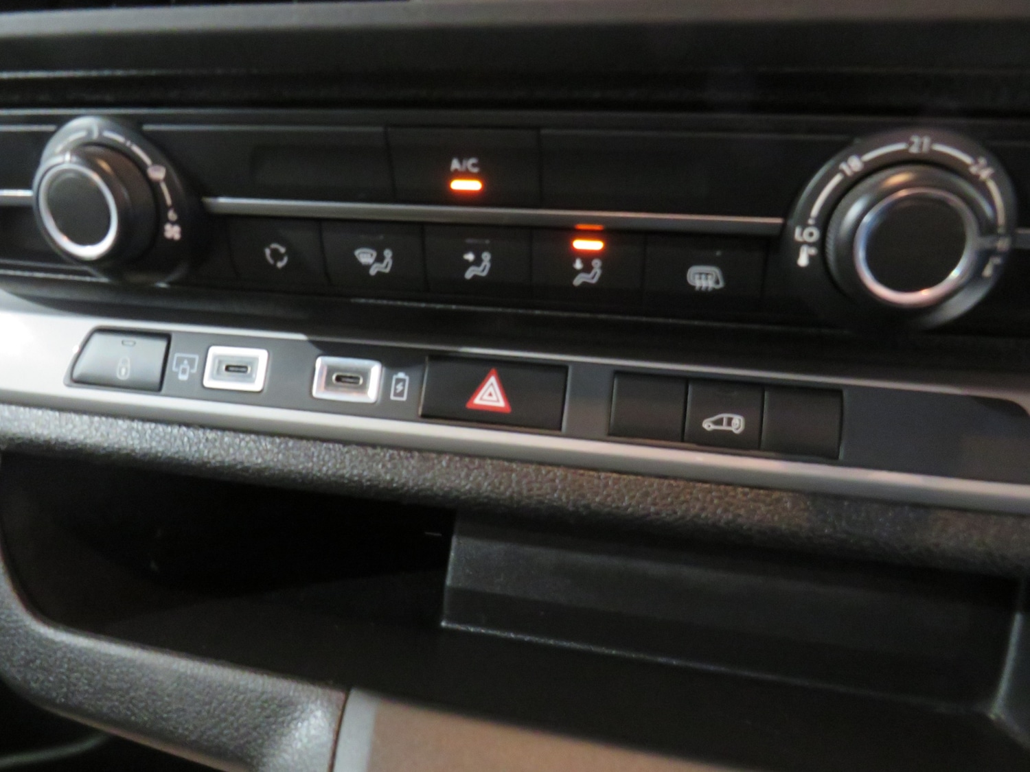 Used Vauxhall Vivaro 2024 for sale - 77732275: Photo 11