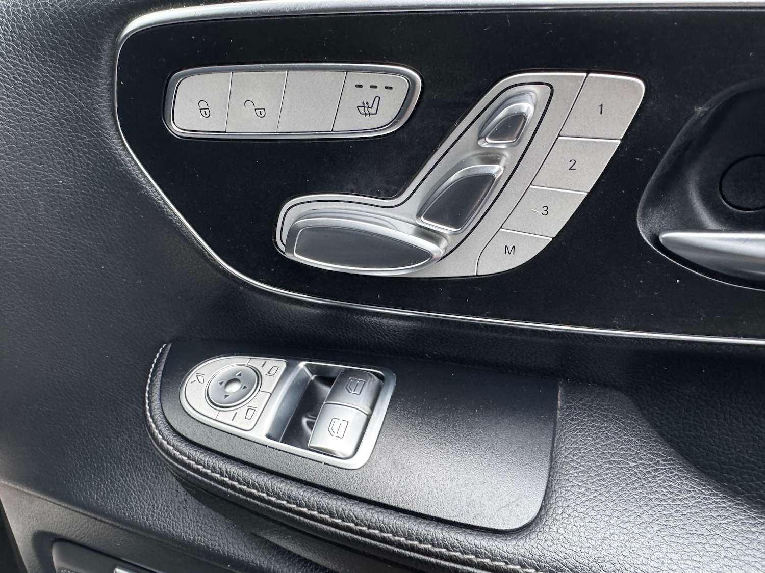 Used Mercedes-Benz V-Class for sale - 76545980: Photo 24