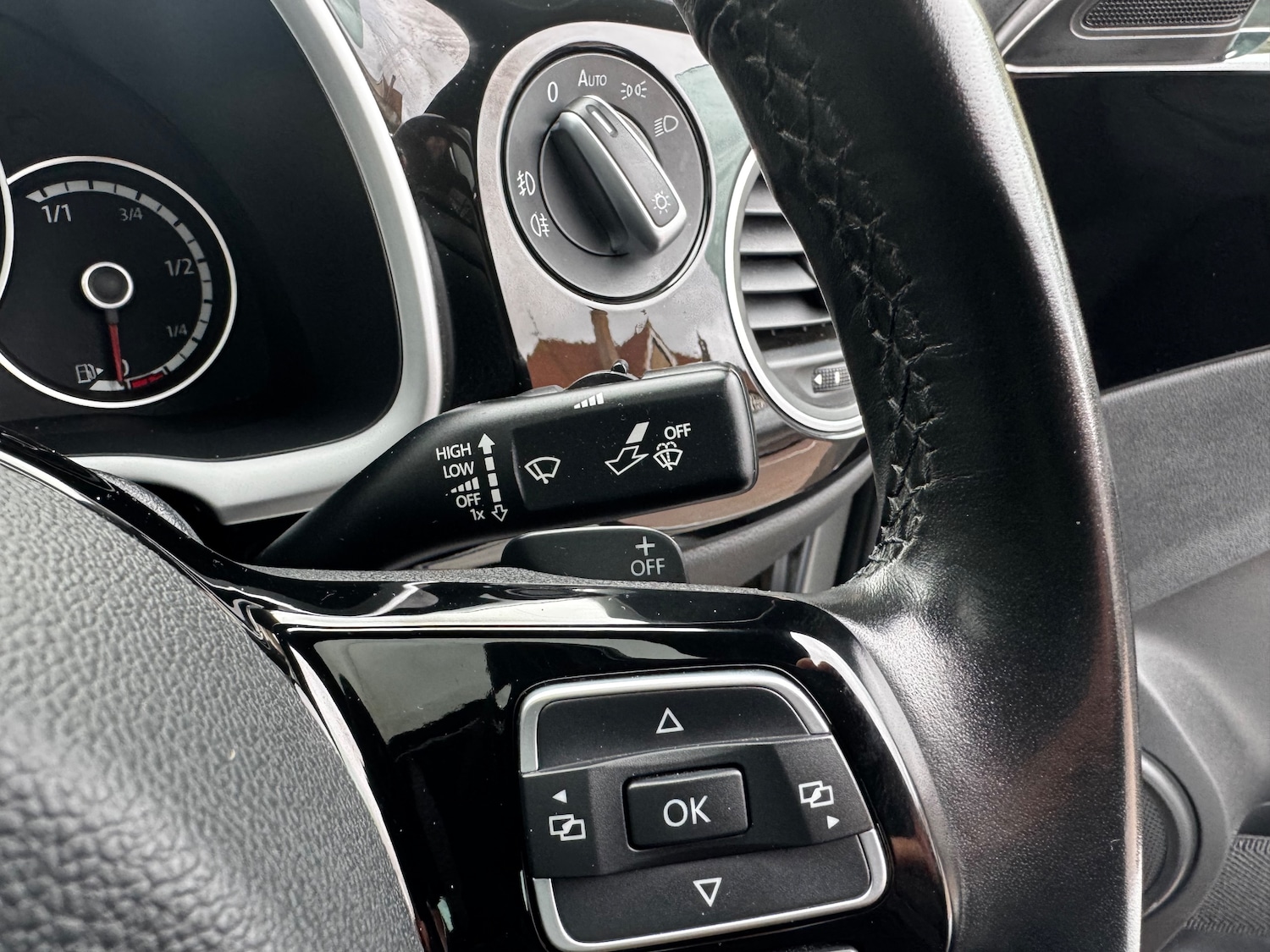 Used Volkswagen Beetle 2014 for sale - 77942199: Photo 11