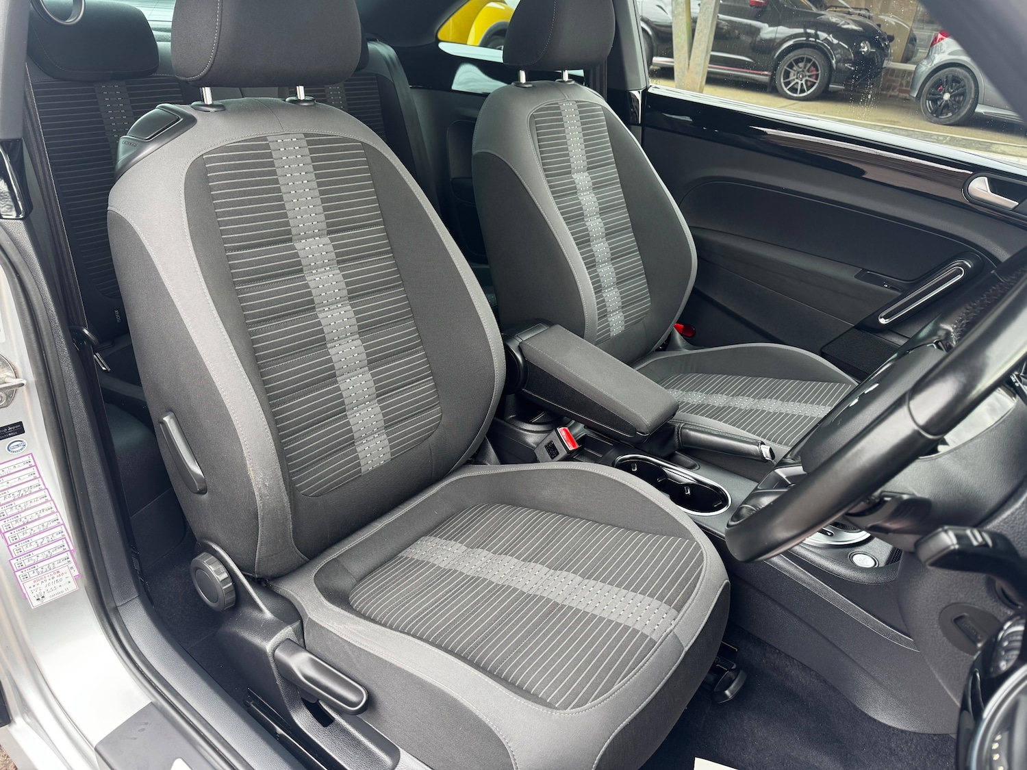 Used Volkswagen Beetle 2014 for sale - 77942199: Photo 8