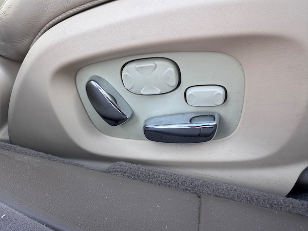 Used Jaguar XJ 2010 for sale - 75566059: Photo 13