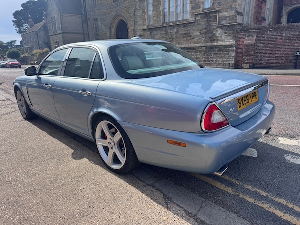 Used Jaguar XJ 2010 for sale - 75566059: Photo 5