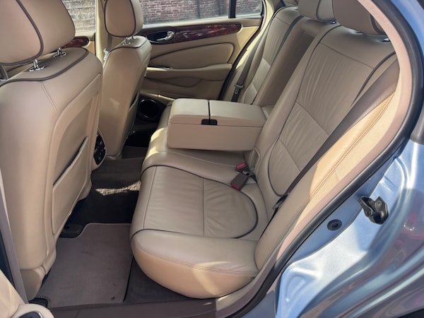 Used Jaguar XJ 2010 for sale - 75566059: Photo 7