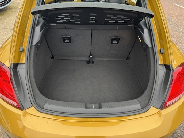 Used Volkswagen Beetle 2016 for sale - 76243549: Photo 9