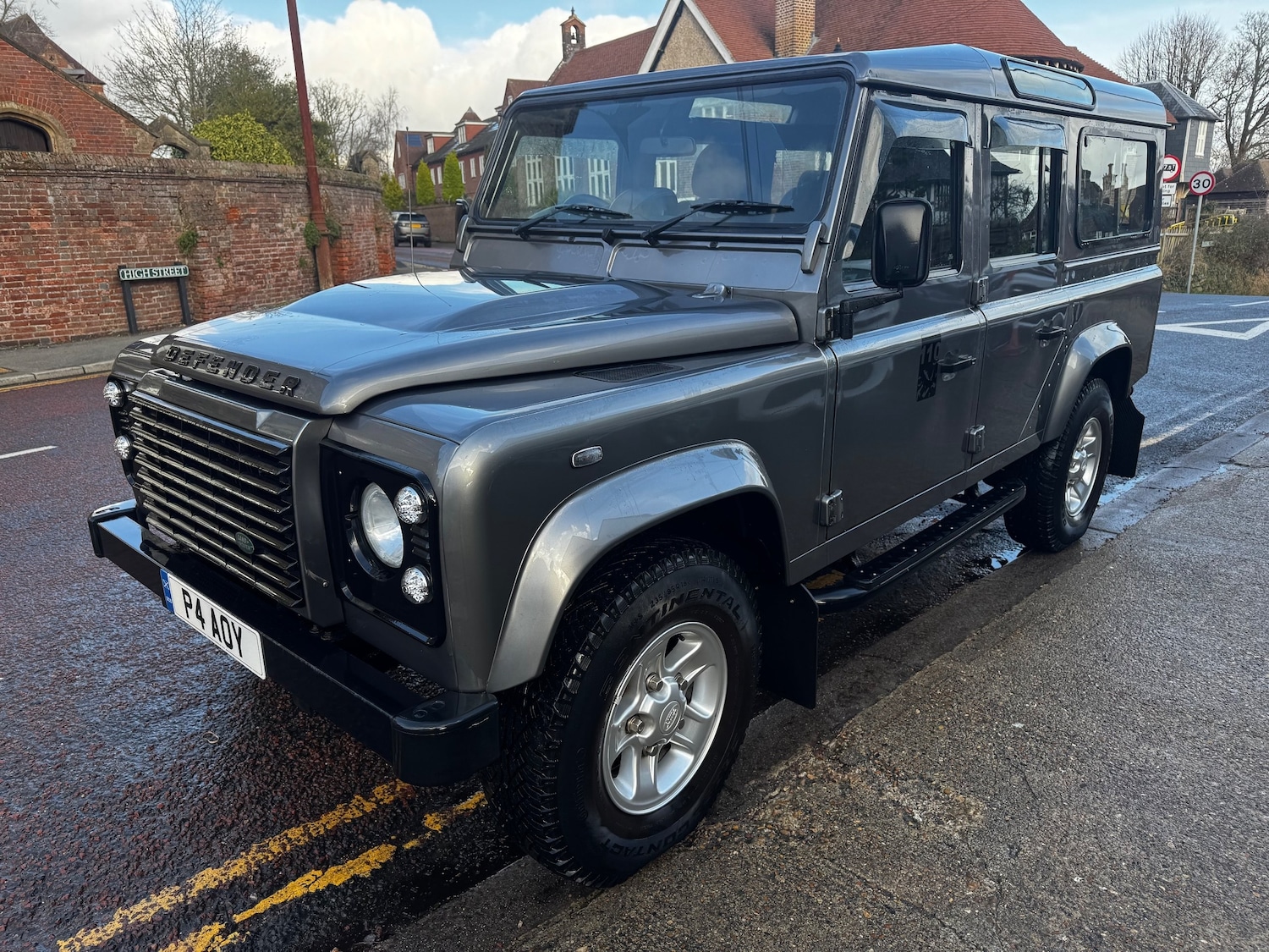 Used Land Rover Defender 2010 for sale - 77520084: Photo 2