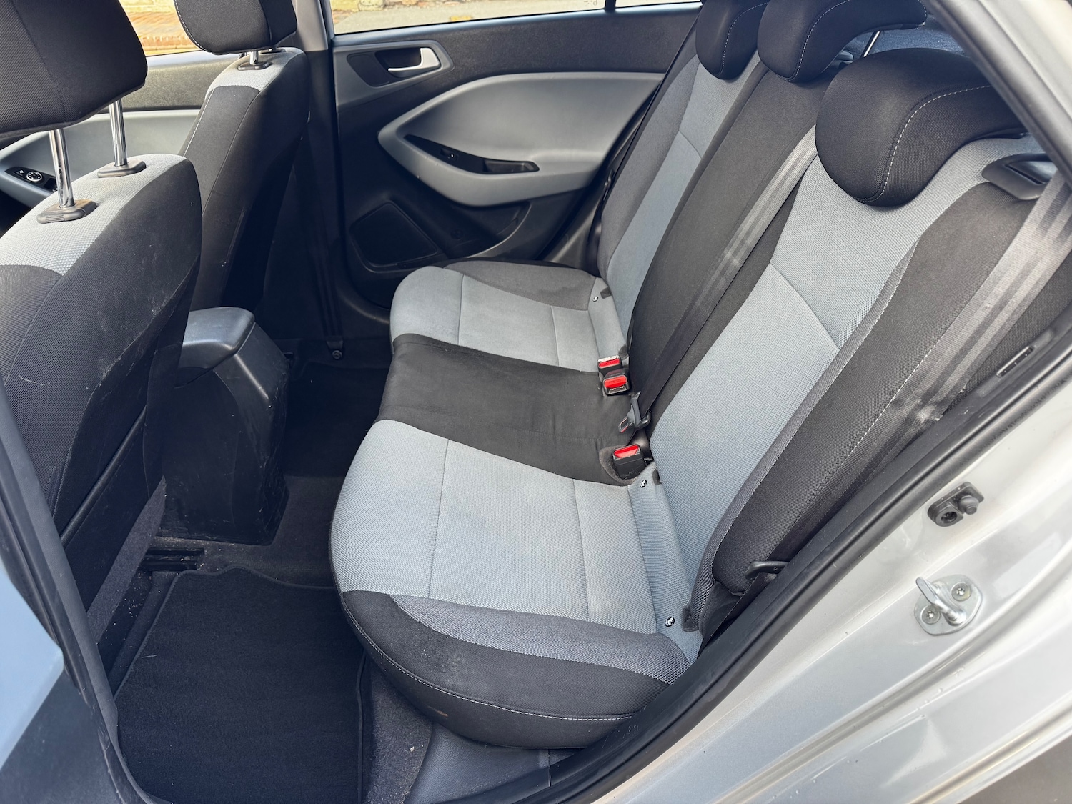 Used Hyundai i20 2015 for sale - 76653909: Photo 6