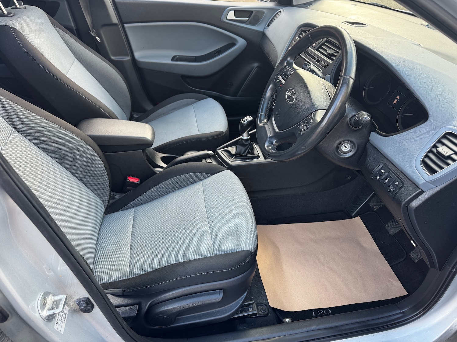 Used Hyundai i20 2015 for sale - 76653909: Photo 8