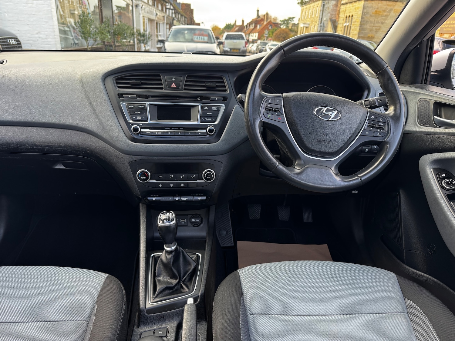Used Hyundai i20 2015 for sale - 76653909: Photo 9