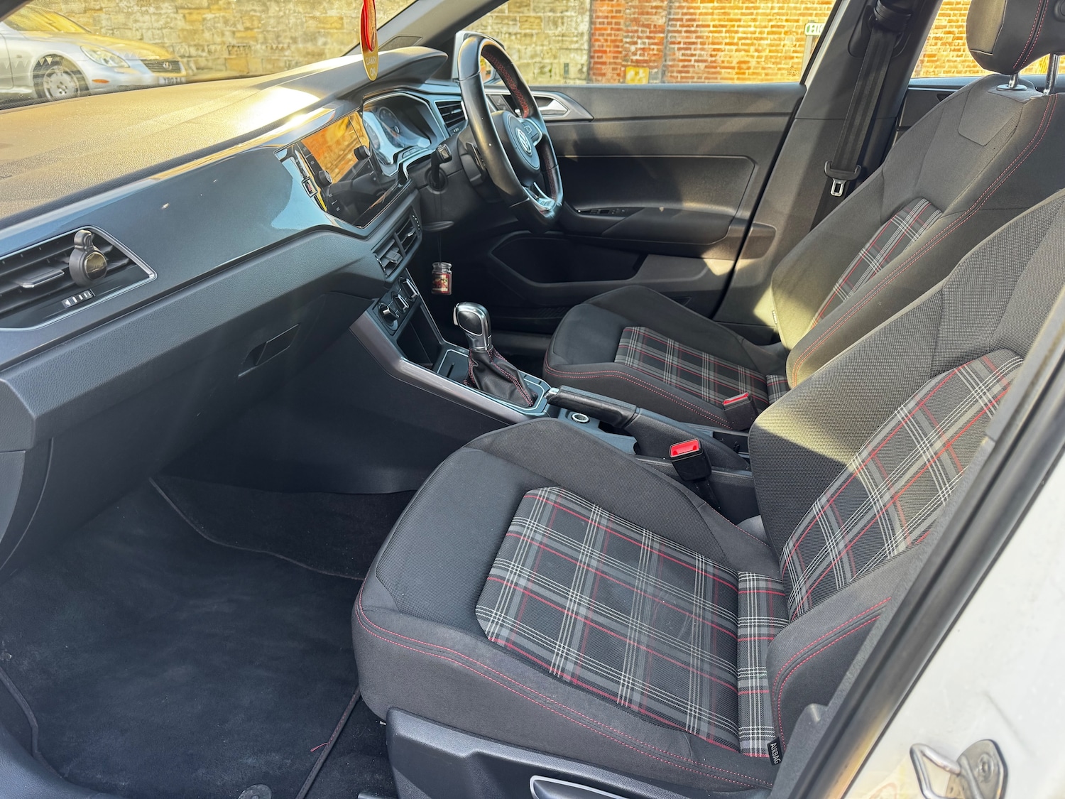 Used Volkswagen Polo 2019 for sale - 77236208: Photo 2