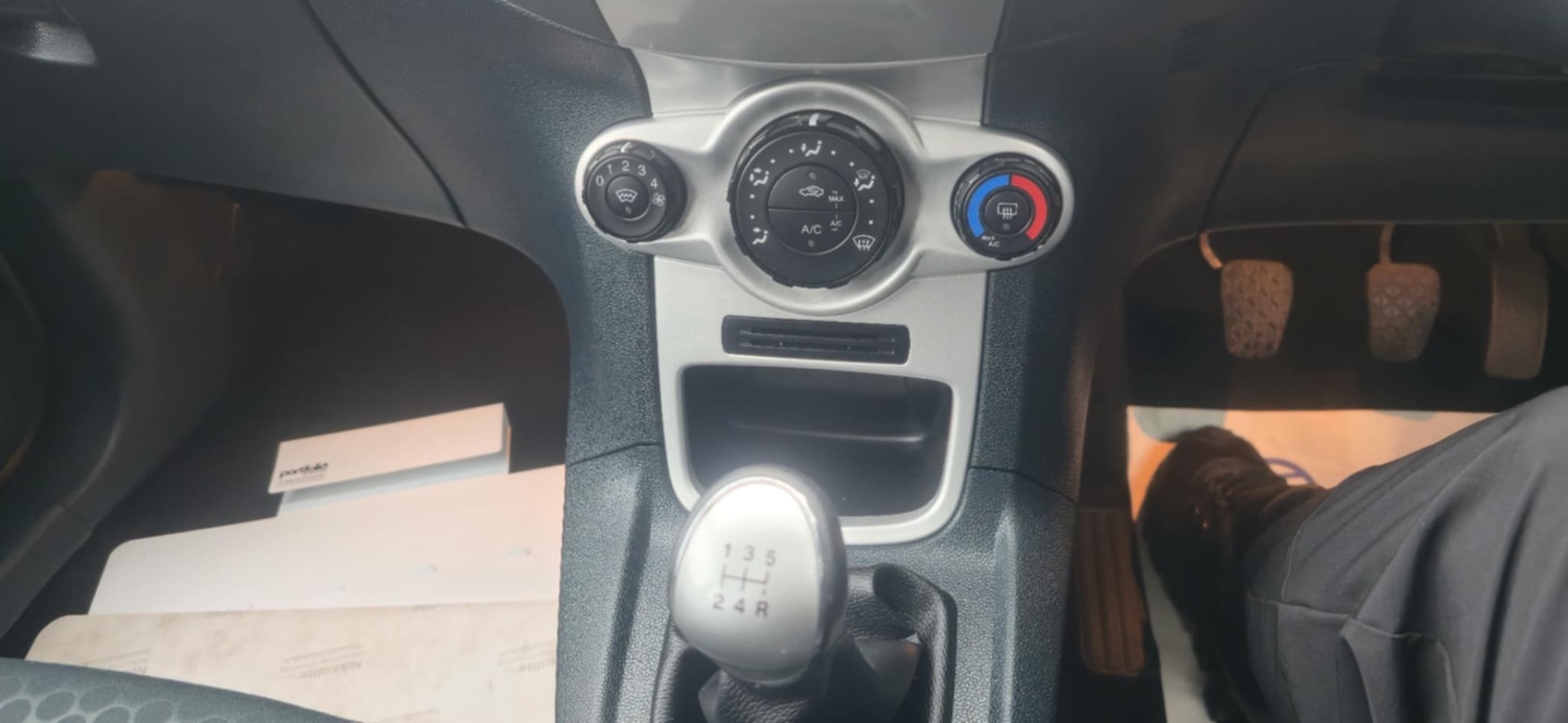 Used Ford Fiesta 2012 for sale - 76511049: Photo 21