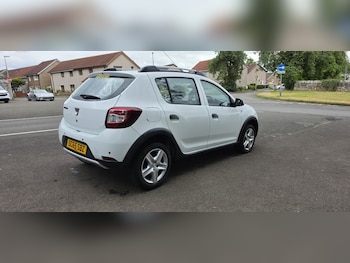 Used Dacia Sandero Stepway 2015 for sale - 79347105: Photo