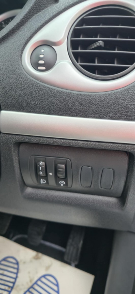 Used Renault Clio 2012 for sale - 77162248: Photo 19