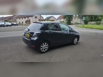 Used Toyota Yaris 2013 for sale - 79023892: Photo