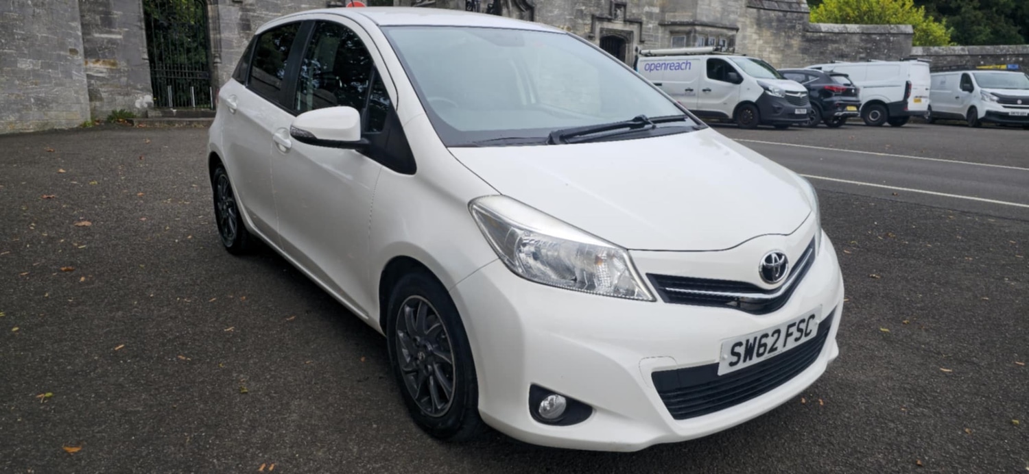 Used Toyota Yaris 2013 for sale - 76019702: Photo 2