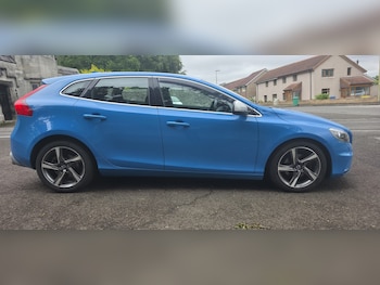 Used Volvo V40 2015 for sale - 78770108: Photo