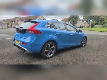 Used Volvo V40 2015 for sale - 78770108: Photo