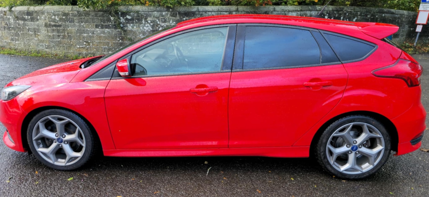 Used Ford Focus 2015 for sale - 76142605: Photo 2