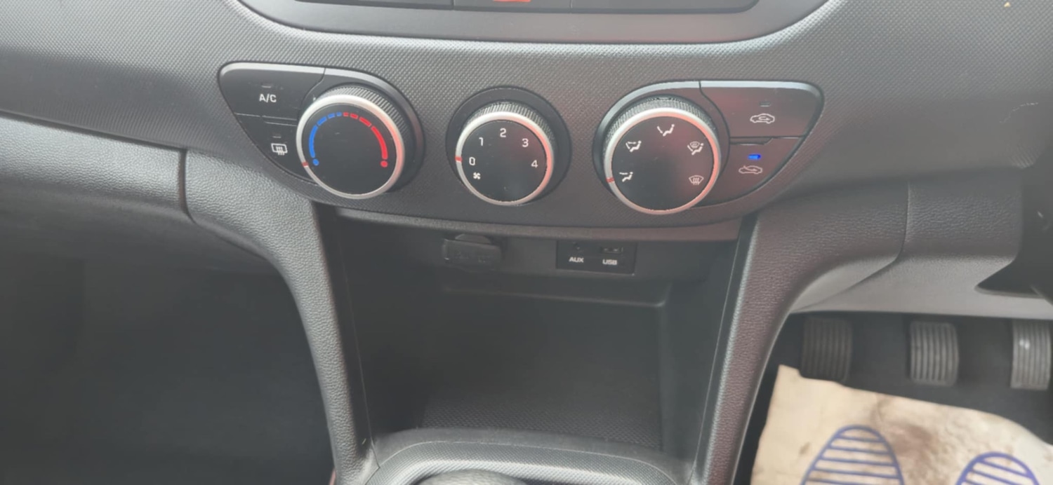 Used Hyundai i10 2017 for sale - 75383235: Photo 15