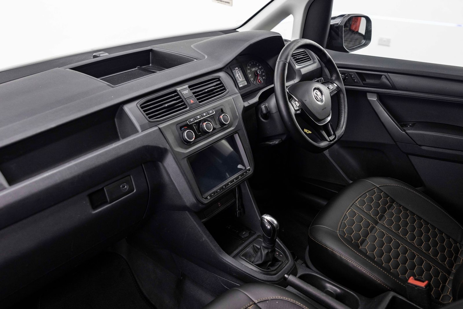 Used Volkswagen Caddy Maxi 2016 for sale - 76704542: Photo 3