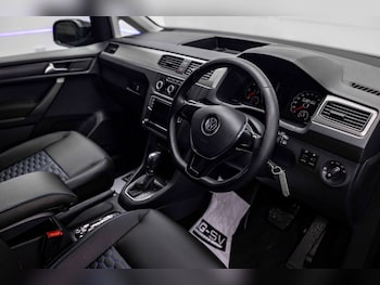 Used Volkswagen Caddy Maxi Life 2017 for sale - 76389981: Photo