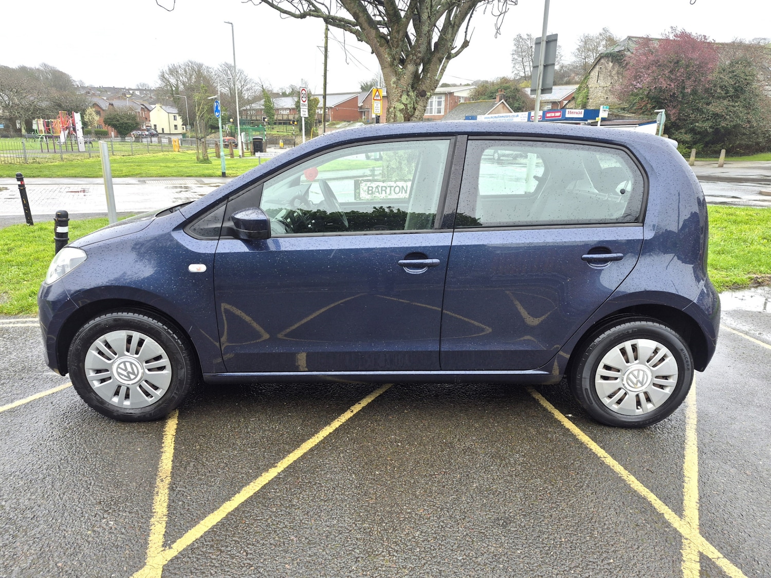 Used Volkswagen up! 2014 for sale - 77931677: Photo 2