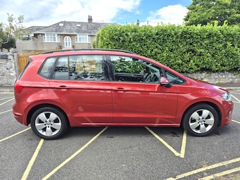 Used Volkswagen Golf SV 2015 for sale - 75502117: Photo