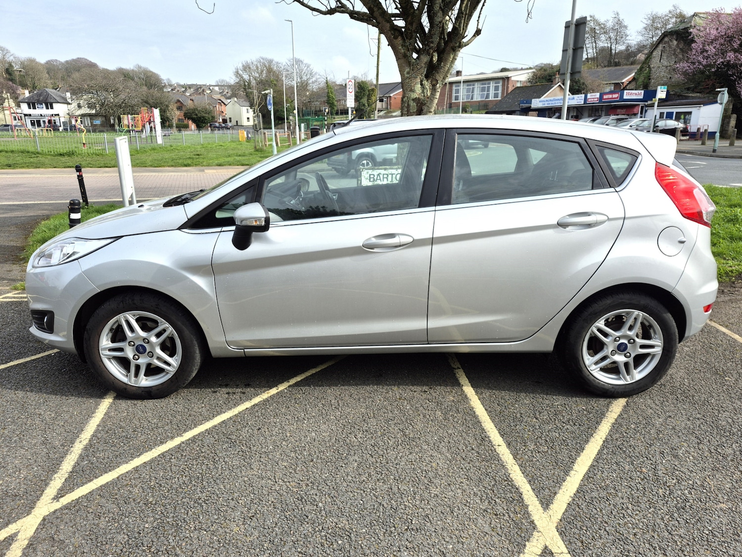Used Ford Fiesta 2012 for sale - 77801913: Photo 2