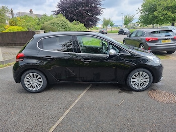 Used Peugeot 208 2017 for sale - 78499148: Photo