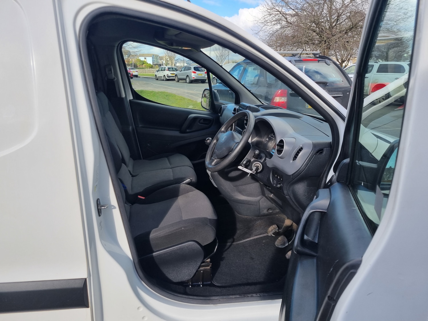 Used Peugeot Partner 2018 for sale - 76892608: Photo 11