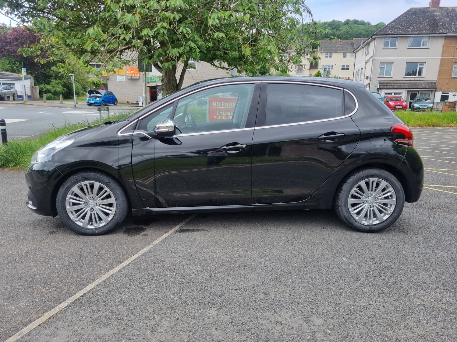 Used Peugeot 208 2017 for sale - 77568736: Photo 2