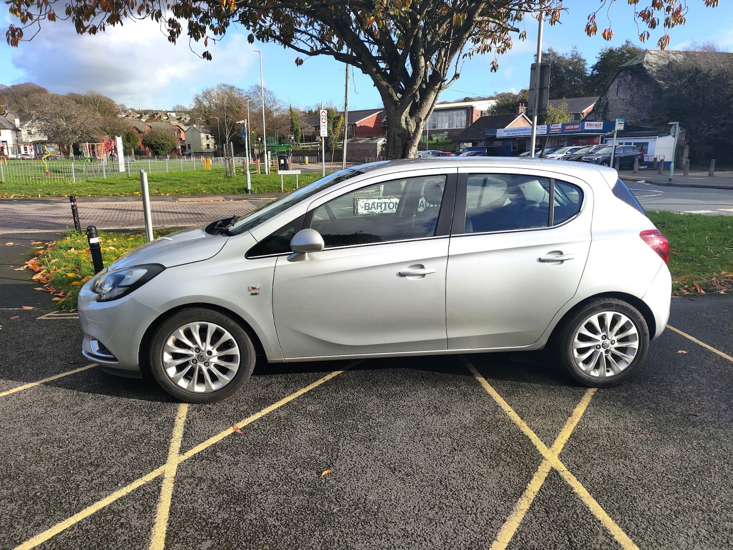 Used Vauxhall Corsa 2015 for sale - 76534163: Photo 2