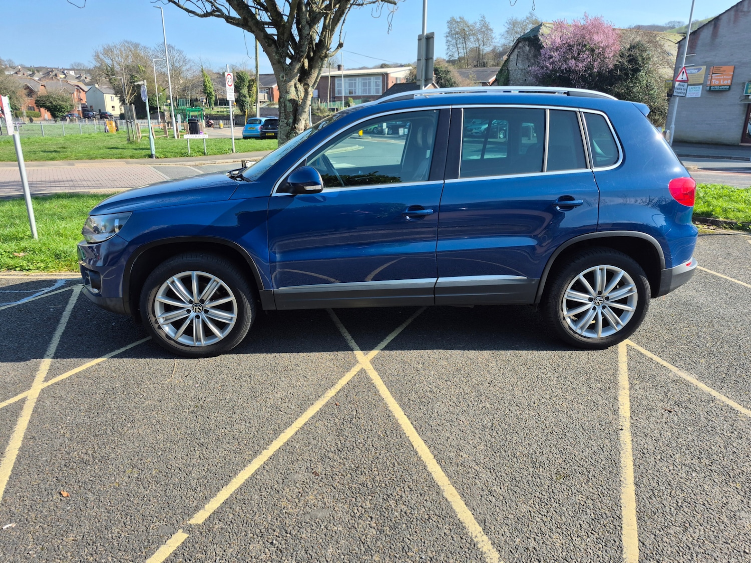 Used Volkswagen Tiguan 2011 for sale - 77742939: Photo 2