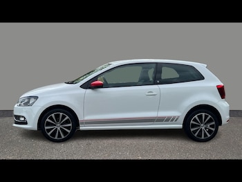 Used Volkswagen Polo 2016 for sale - 78914126: Photo
