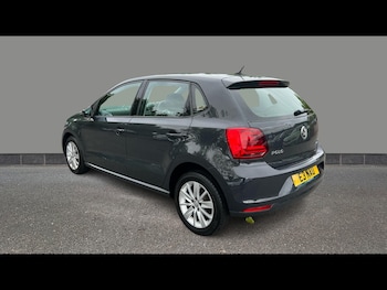 Used Volkswagen Polo 2015 for sale - 78683120: Photo