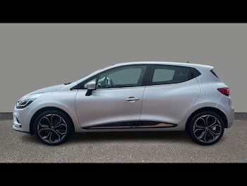 Used Renault Clio 2019 for sale - 79444355: Photo