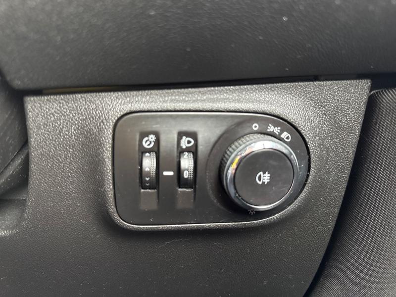 Used Vauxhall Corsa 2016 for sale - 76971950: Photo 18