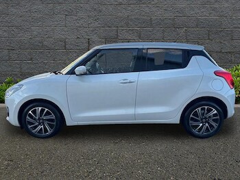Used Suzuki Swift 2024 for sale - 76984724: Photo