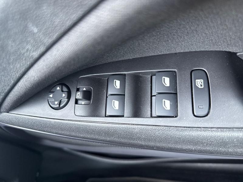 Used Vauxhall Crossland 2023 for sale - 77106624: Photo 16