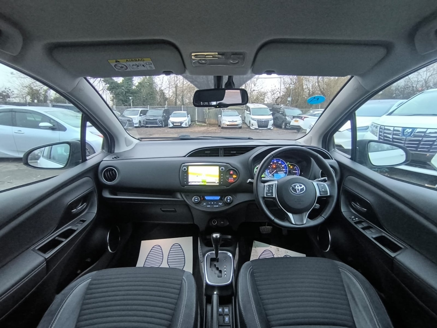 Used Toyota Yaris 2014 for sale - 76982615: Photo 17