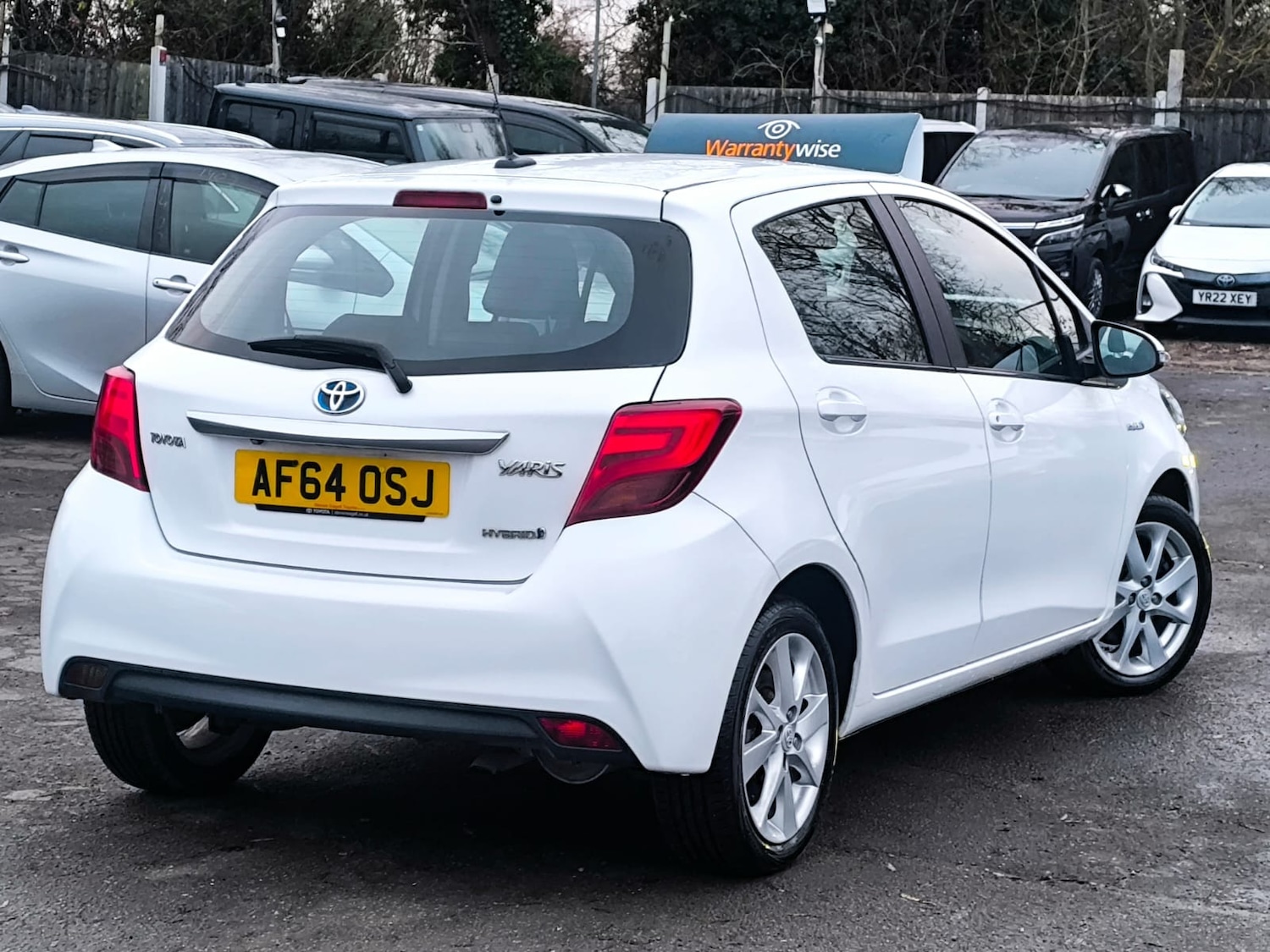 Used Toyota Yaris 2014 for sale - 76982615: Photo 3