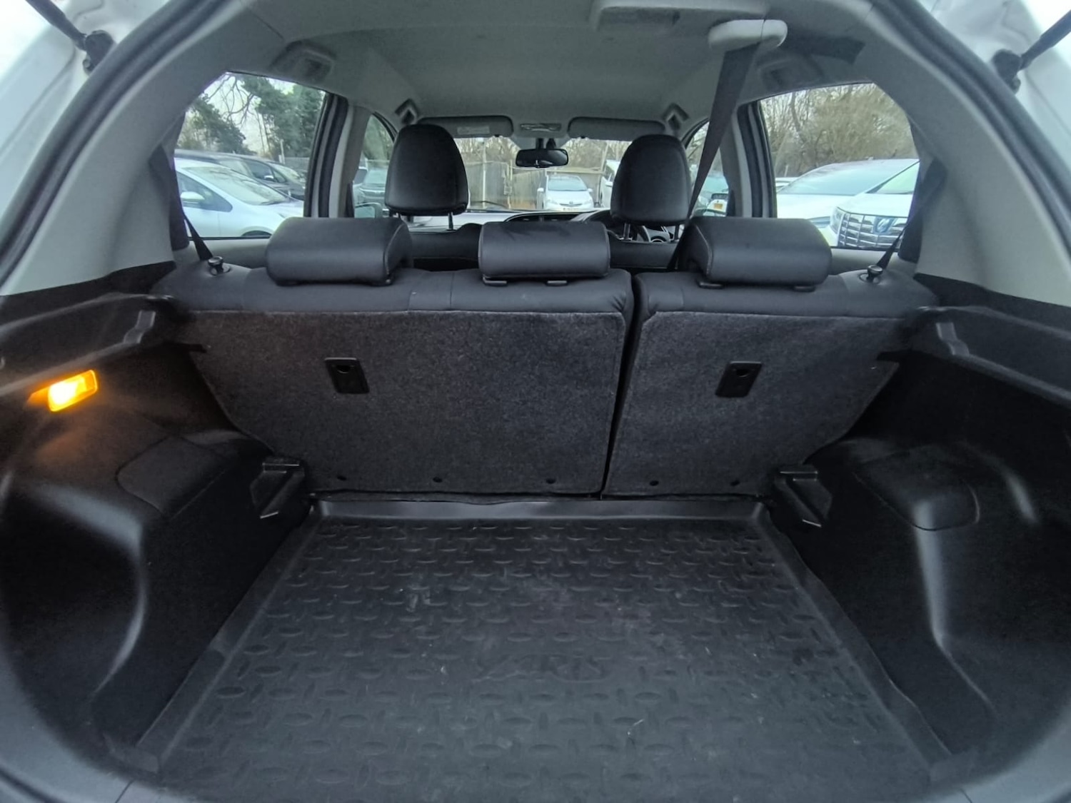 Used Toyota Yaris 2014 for sale - 76982615: Photo 34